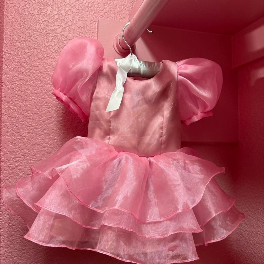 pink dress